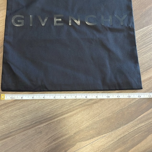Authentic Givenchy Medium Black Dust Bag With Draw String - Picture 2 of 5